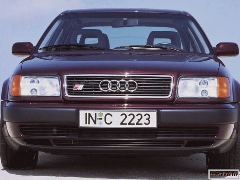 Audi 100 fotografija