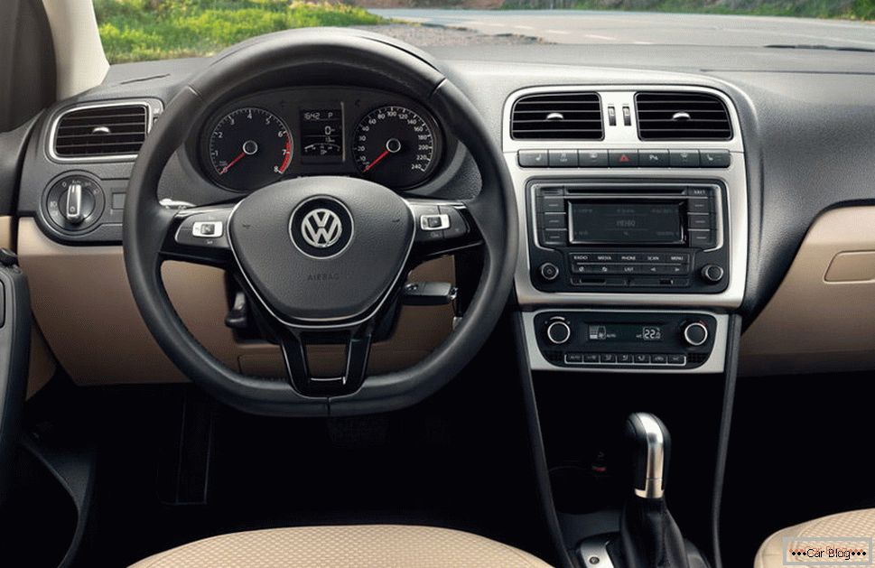 V notranjosti Volkswagen Polo