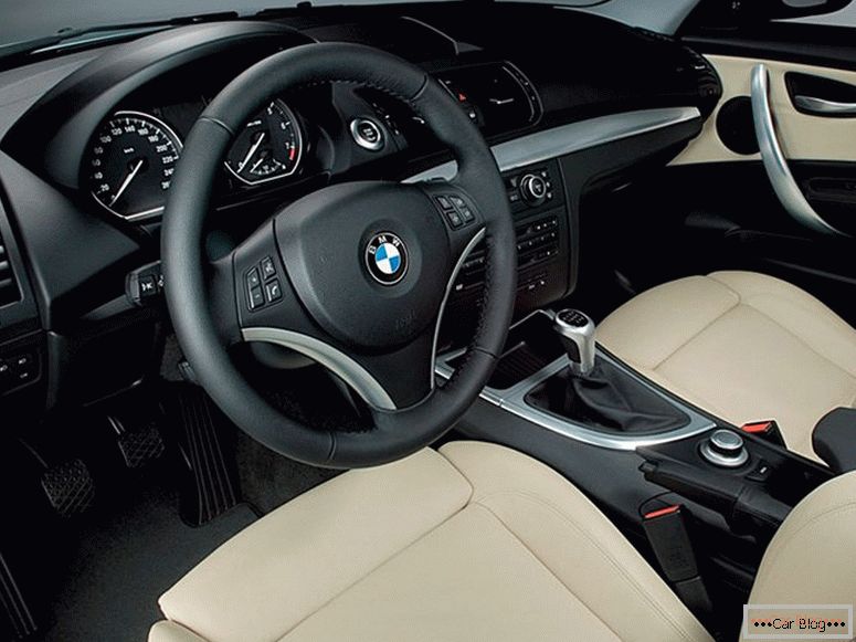 BMW Serija 1 E87 Sedan