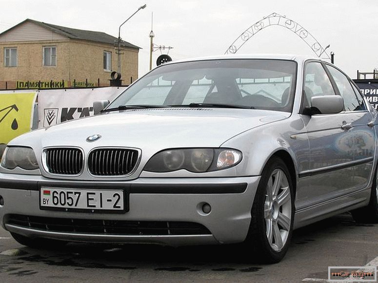 BMW 3 telo E46 uporablja fotografije avtomobila