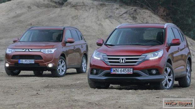 Mitsubishi Outlander in Honda CR-V - avtomobili, ki se lahko pohvalijo s precejšnjo priljubljenostjo med SUV