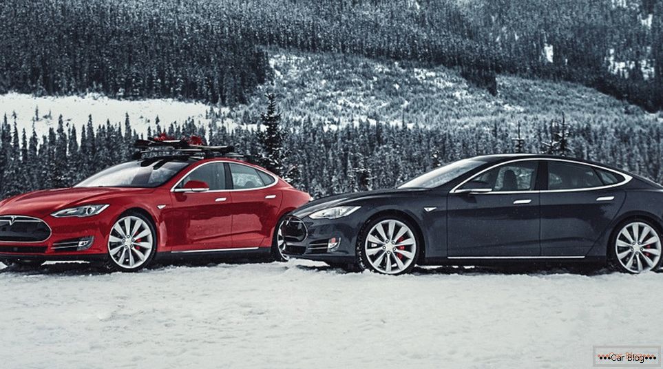 Devetdeset tisoč Tesla Model S odzove proizvajalca