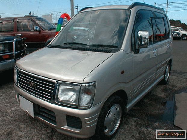 Daihatsu Premakni avto