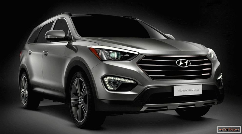 Корейцы представили рестайлинговый Hyundai Santa Fe leta 2017 на чикагском автосалоне