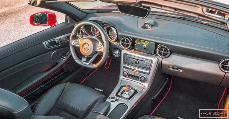 Mercedes SLC strešna notranjost