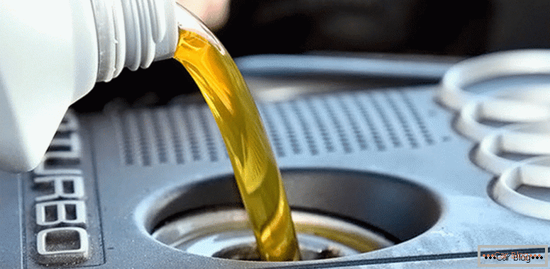 kako pene motornega olja