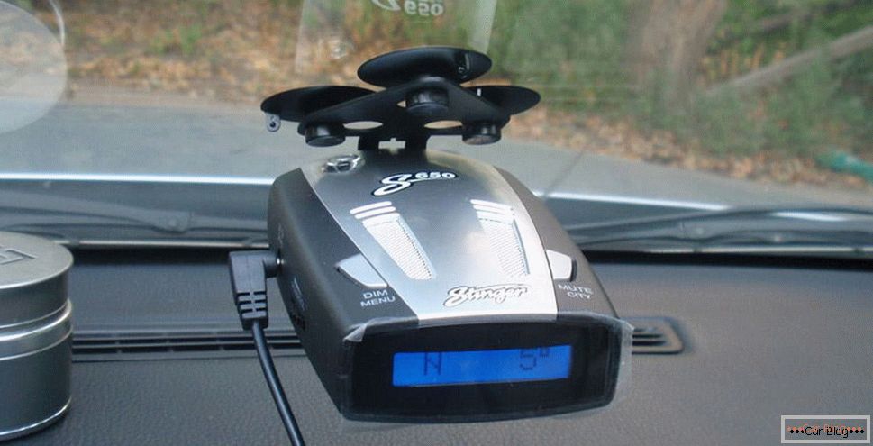 Radar detektor v avtu