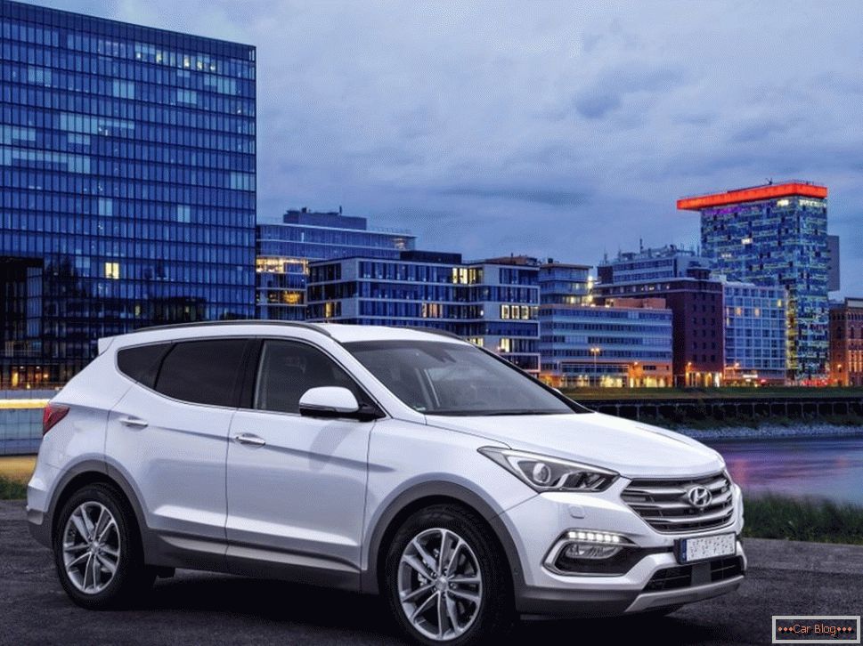 Hyundai santa fe je kot nalašč za ruske ceste