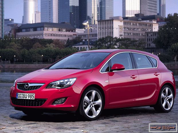 Udobje in praktičnost - značilne lastnosti avtomobila Opel Astra