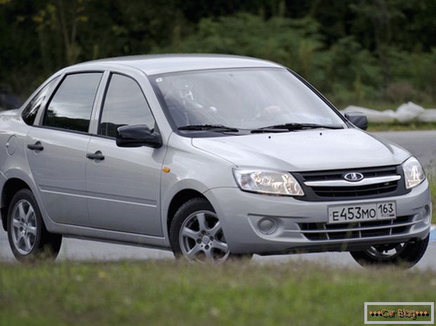 Proizvajalci avtomobilov Lada Granta poskušajo upoštevati potrebe ruskih voznikov