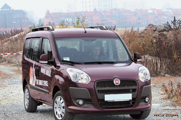 FIAT Doblo avto в пассажирском варианте может быть оснащён 7 сиденьями
