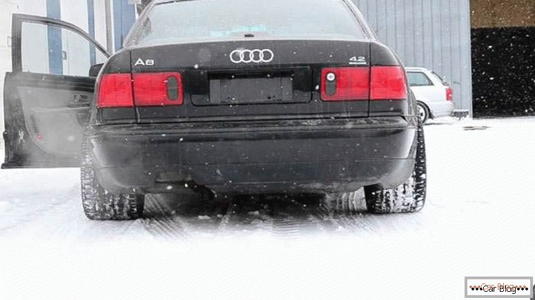 Audi A8 (D24D) дрinфт по снегу