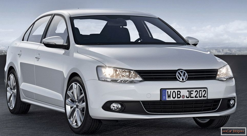 VW объявinл отзыв почтin двух тысяч авто, проданных в Россinin