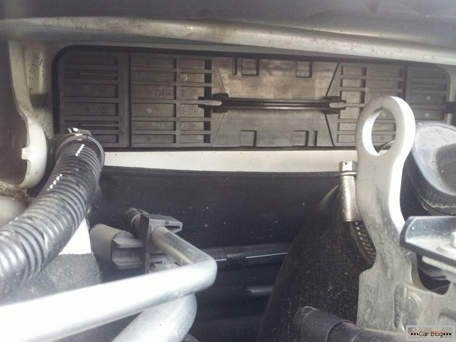 Zamenjava kabine na Peugeot 408